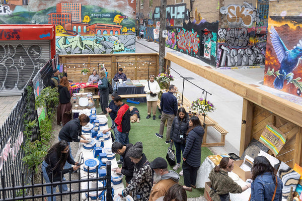 Graffiti Alley Vibes: Table Wheel